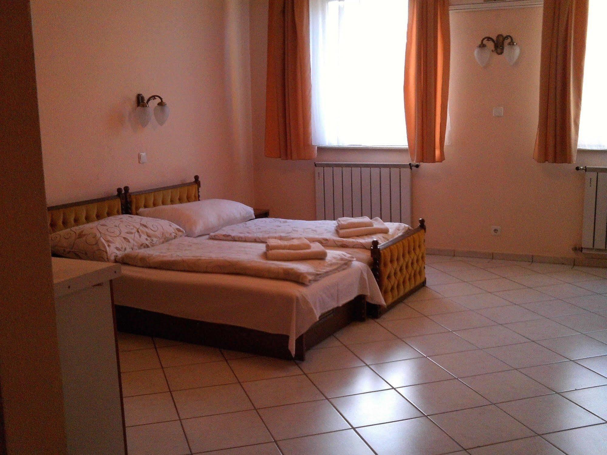 Hotel Happy Apartments Budapest Eksteriør billede